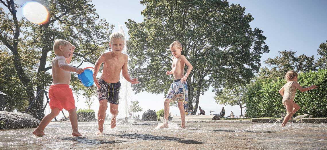 Erfrischender Spaß für Kinder im Naturstrandbad Kressbronn